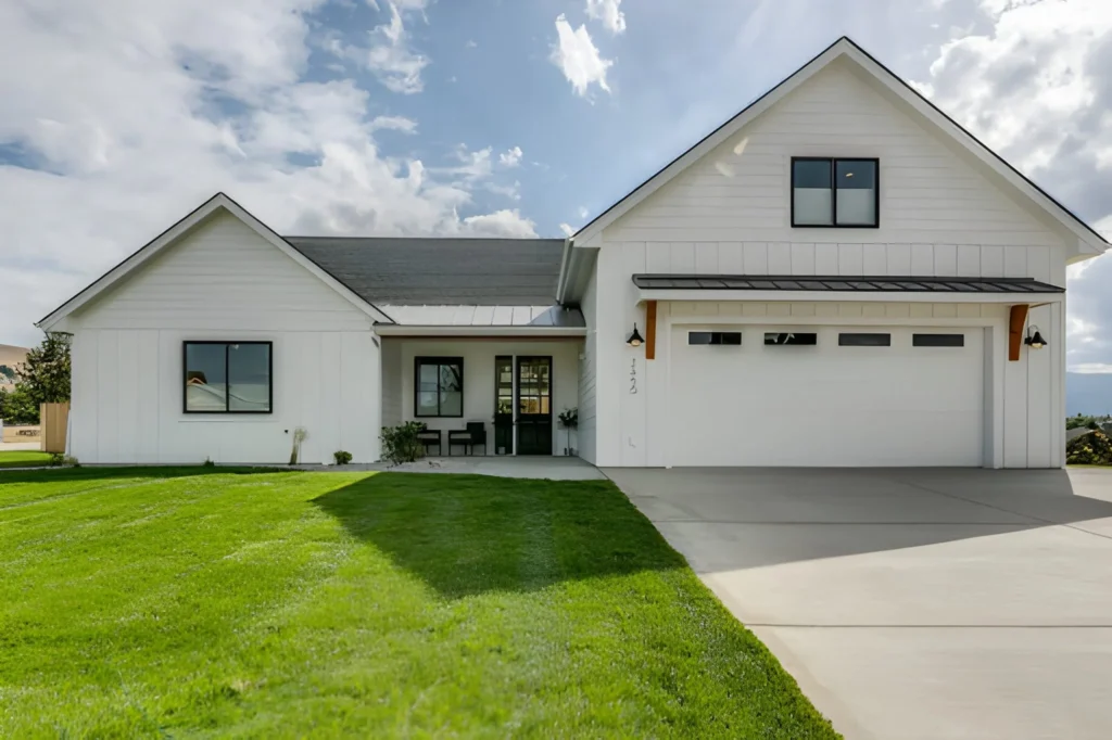 modern-farmhouse-exterior-front-view-1