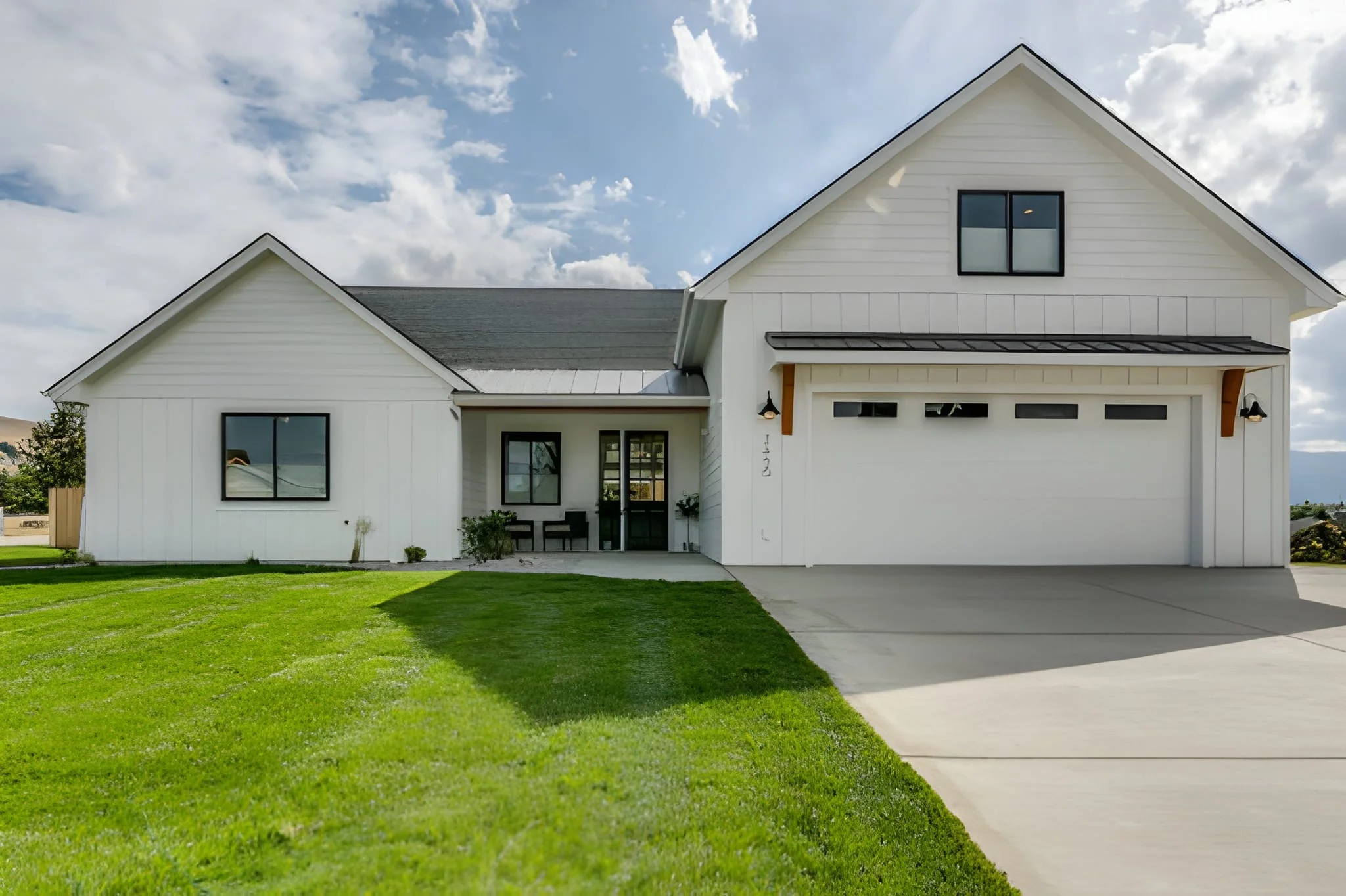 modern farmhouse exterior front view